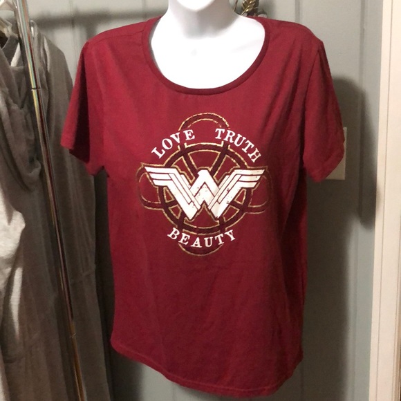 Wonder Woman red tee size large - Picture 1 of 4